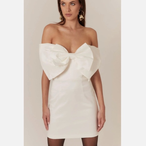 NWT BARDOT Mini Bow Dress White Off The Shoulder Party Evening Gala Size 10 - Picture 1 of 10